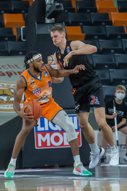 依旧难掩高 依旧难掩高