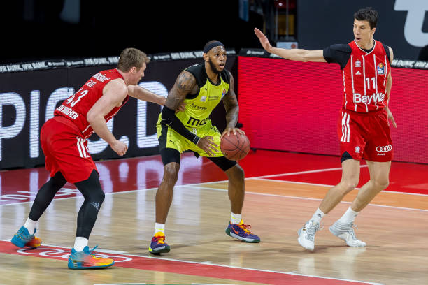 分泰山球员 分泰山球员