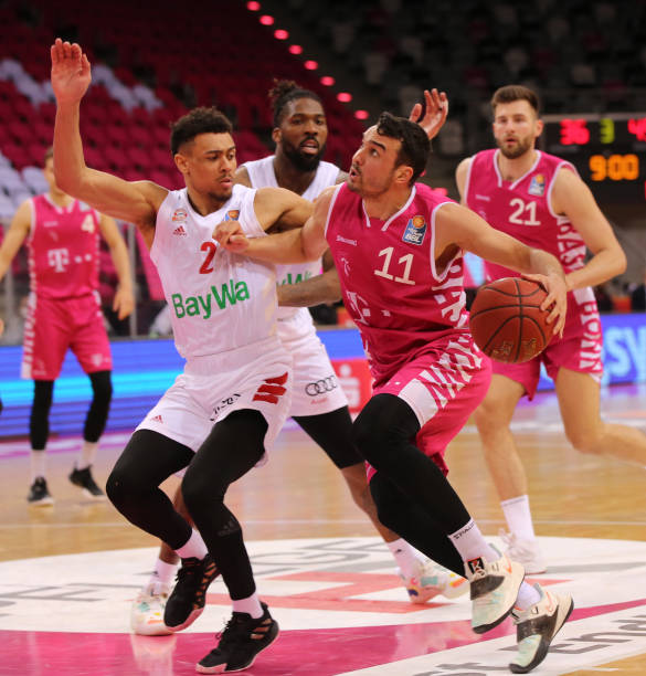 驶过运河的 驶过运河的