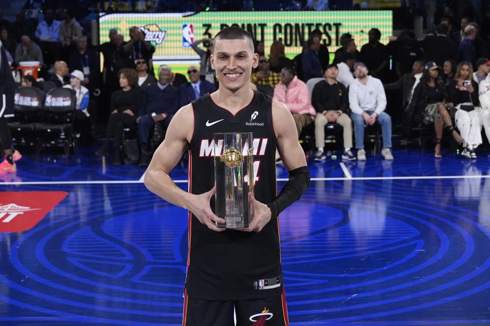 在赛后接受 在赛后接受