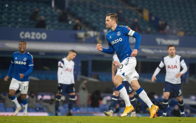 末节11分吹反攻号角！火箭旧将20+7逆转美国 巴媒：他仍属NBA级别